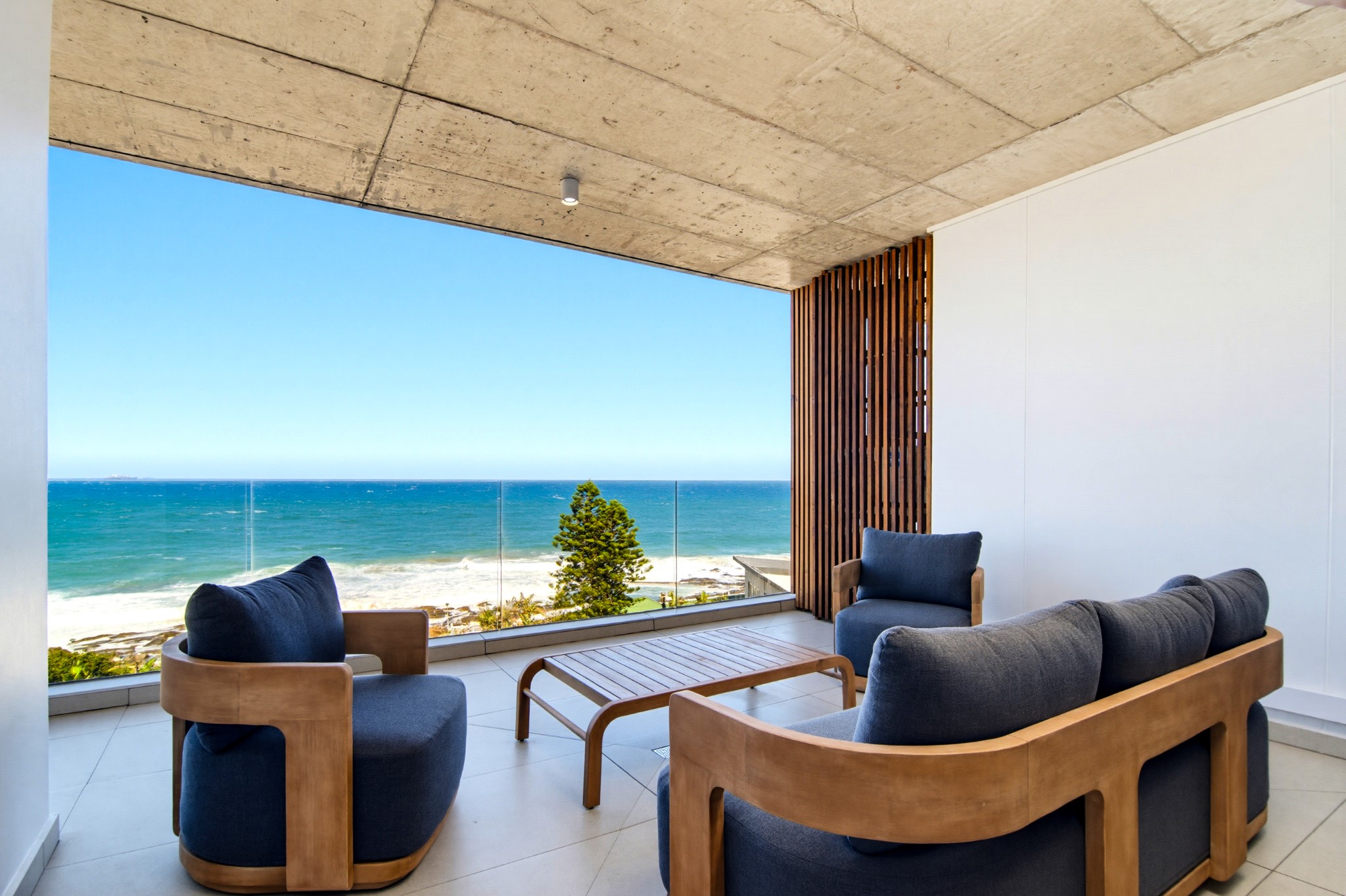 Burleigh 404 — main photo
